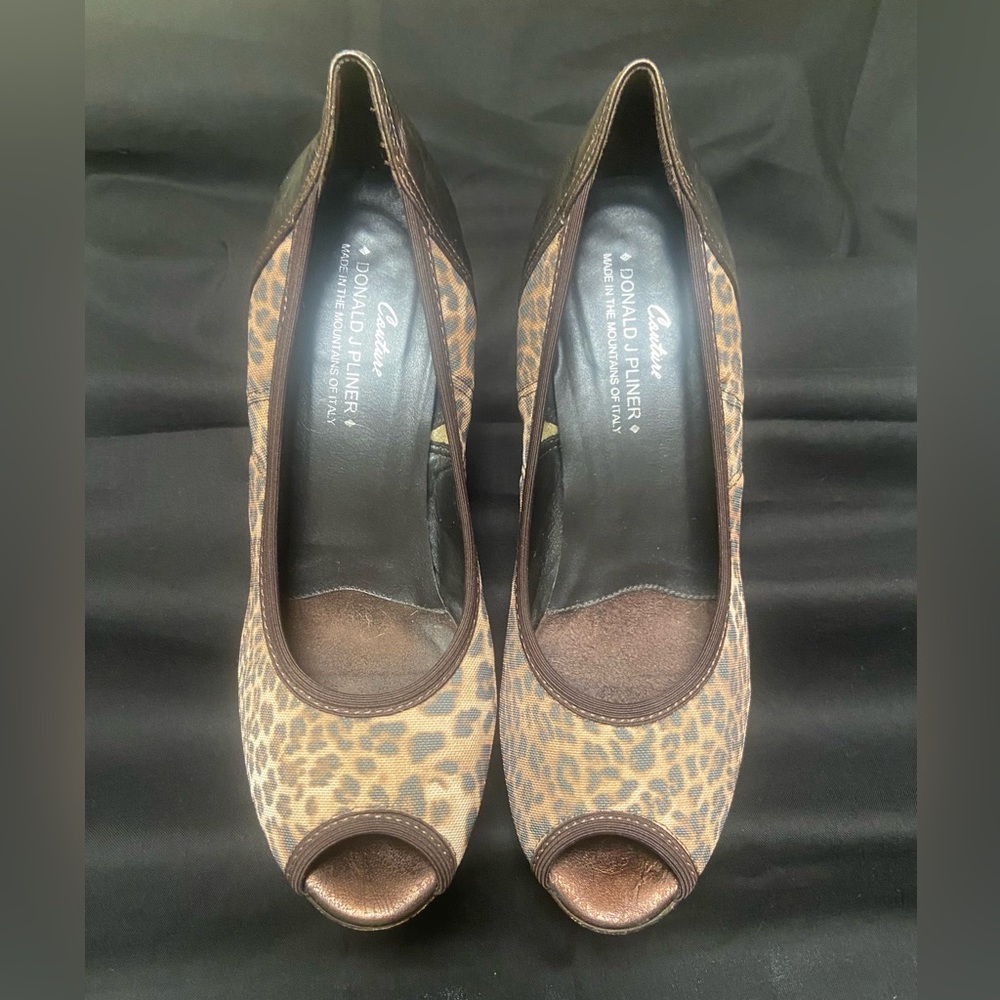 Donald J. Pliner leopard print peep-toe heels. Size 7.5. 3” heel. Made in Italy.